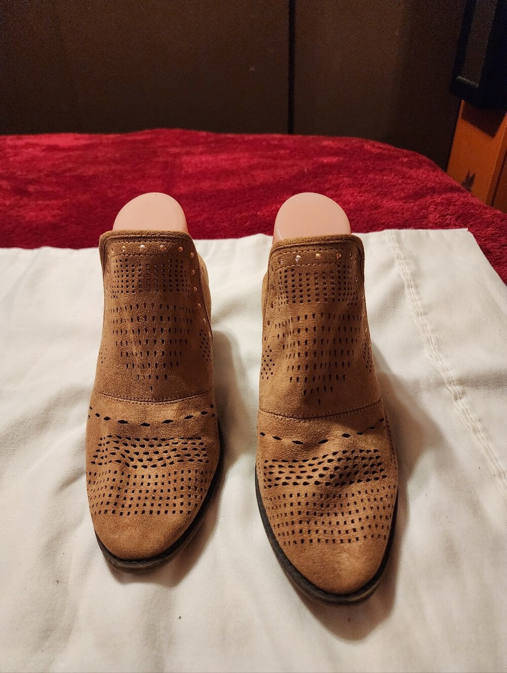 Maurice womens size 8.5 faux suede tan cutout mules - Picture 1 of 8